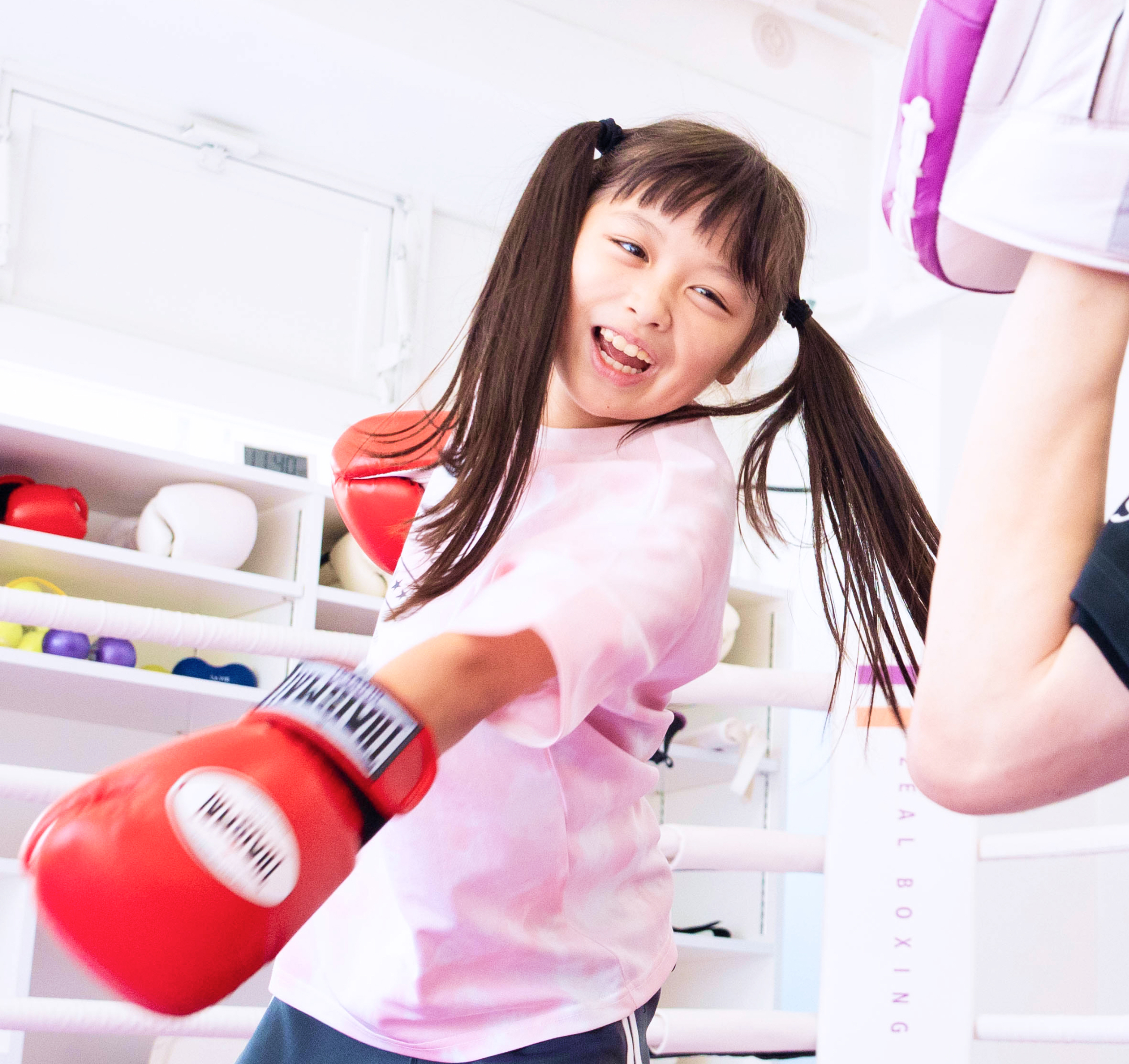 ボクシングをする女の子