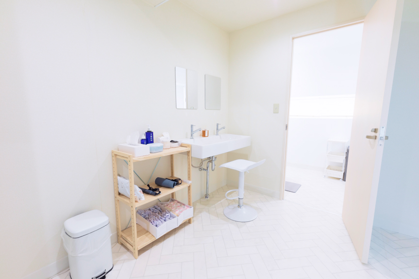 シャワー更衣室