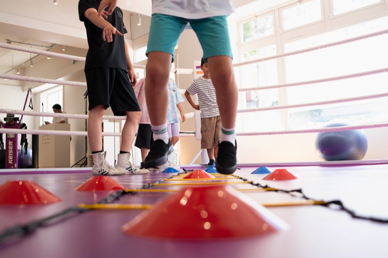 薬院 小学生 英会話 English Fight Kidsで安全にトレーニングする子どもたち