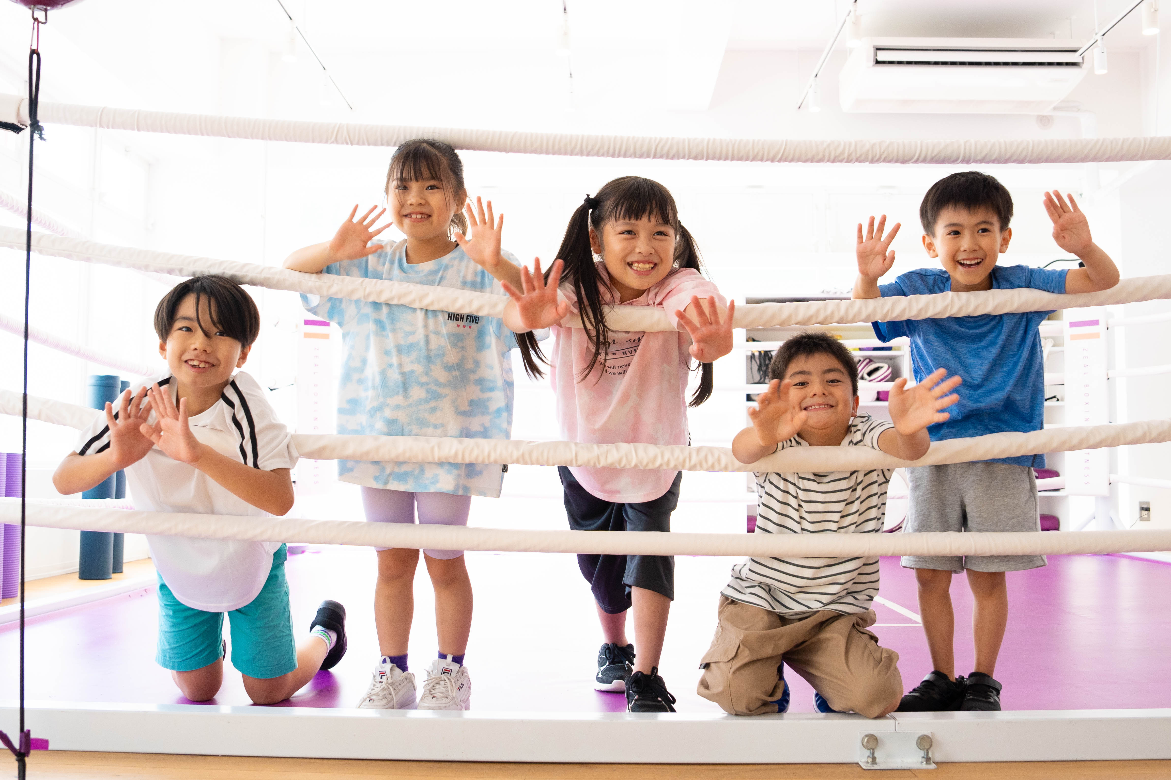 English Fight Kidsでレッスンに参加する子どもたちの様子